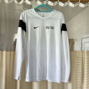 The Nike Tee ELITE Large, long sleeve T-shirt